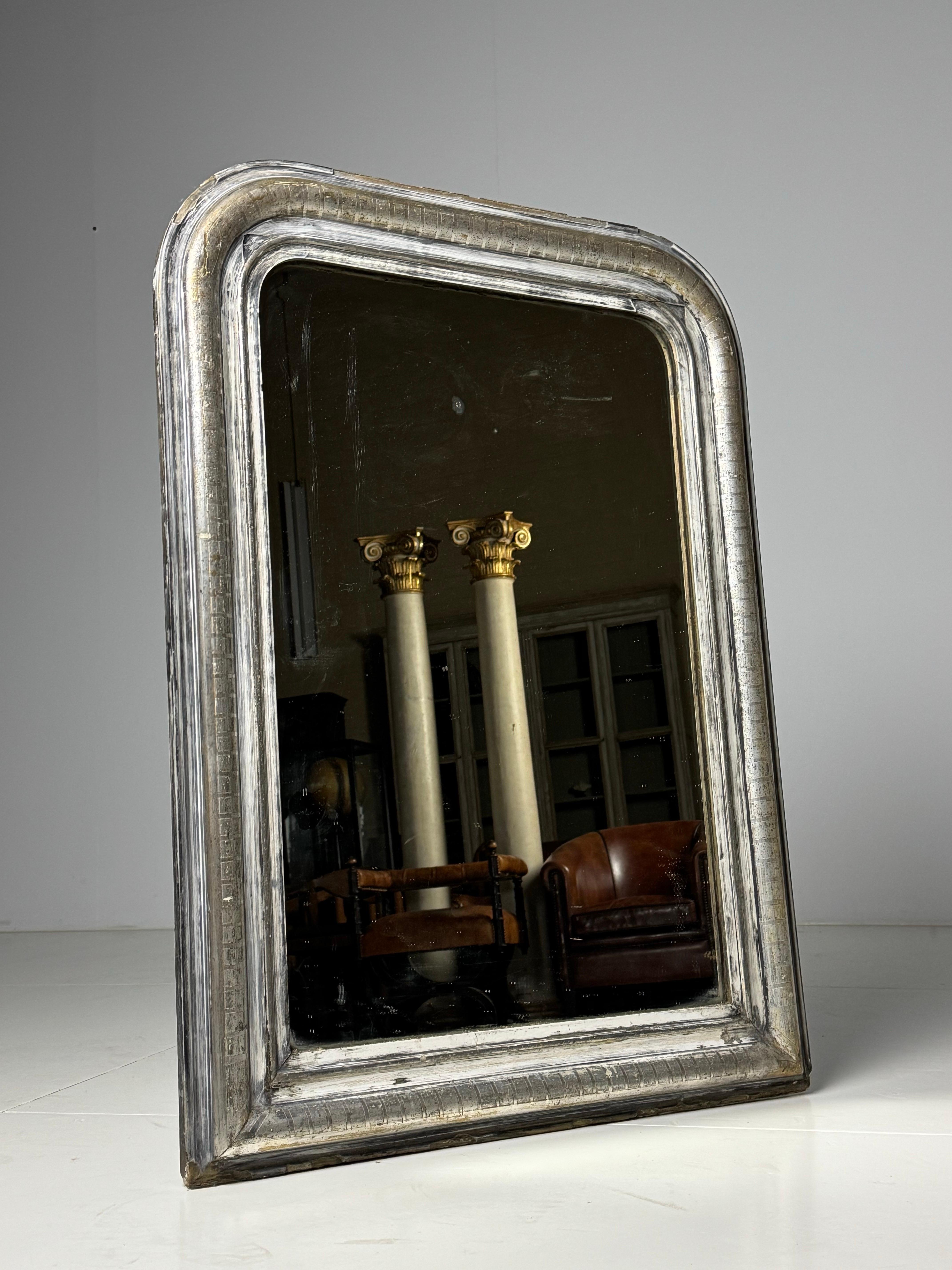 Espejo Louis Philippe francés de plata dorada en venta 3