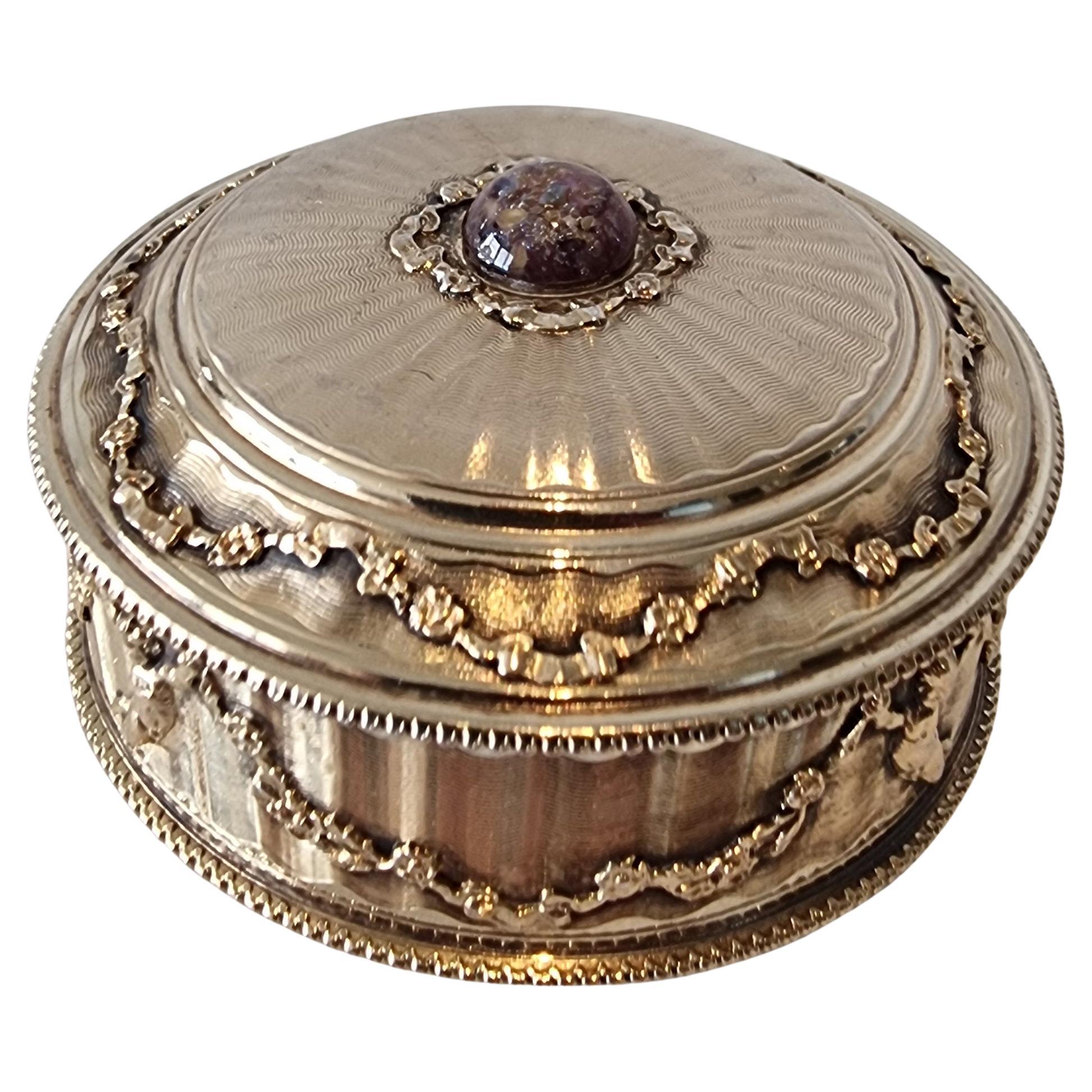 Pastillero de Plata Dorada Torneada con Sello Inglés de 1909