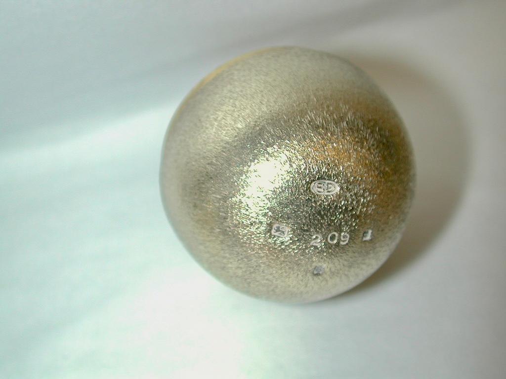 English Silver Gilt Stuart Devlin Egg, Dated 1976, London Assay For Sale