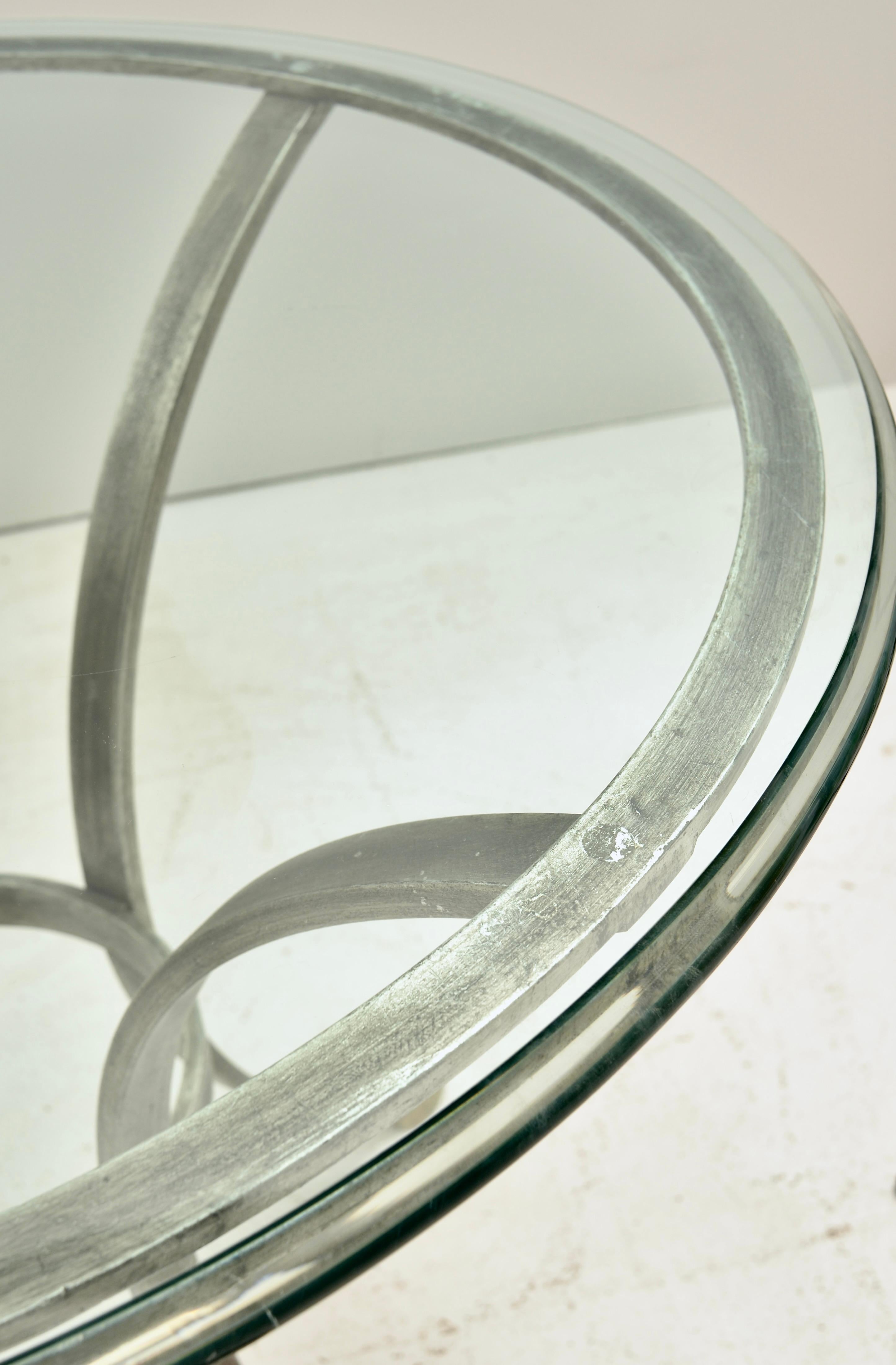 Fin du 20e siècle Table en argent doré avec pieds en sabots de laiton et plateau en verre biseauté c. C.C. en vente