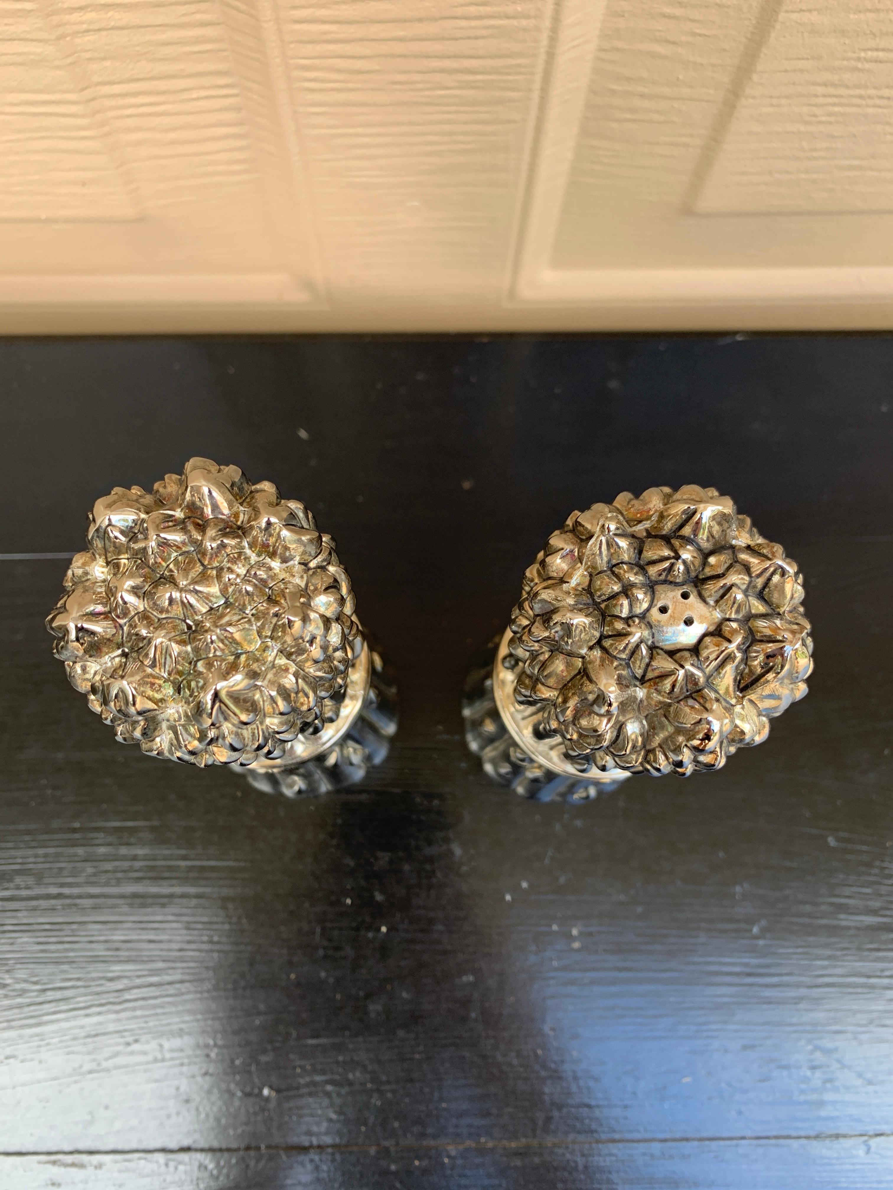 A Silver Godinger French Country Asparagus Salt Grinder and Pepper Shakers (moulin à sel et poivrières) Bon état - En vente à Elkhart, IN