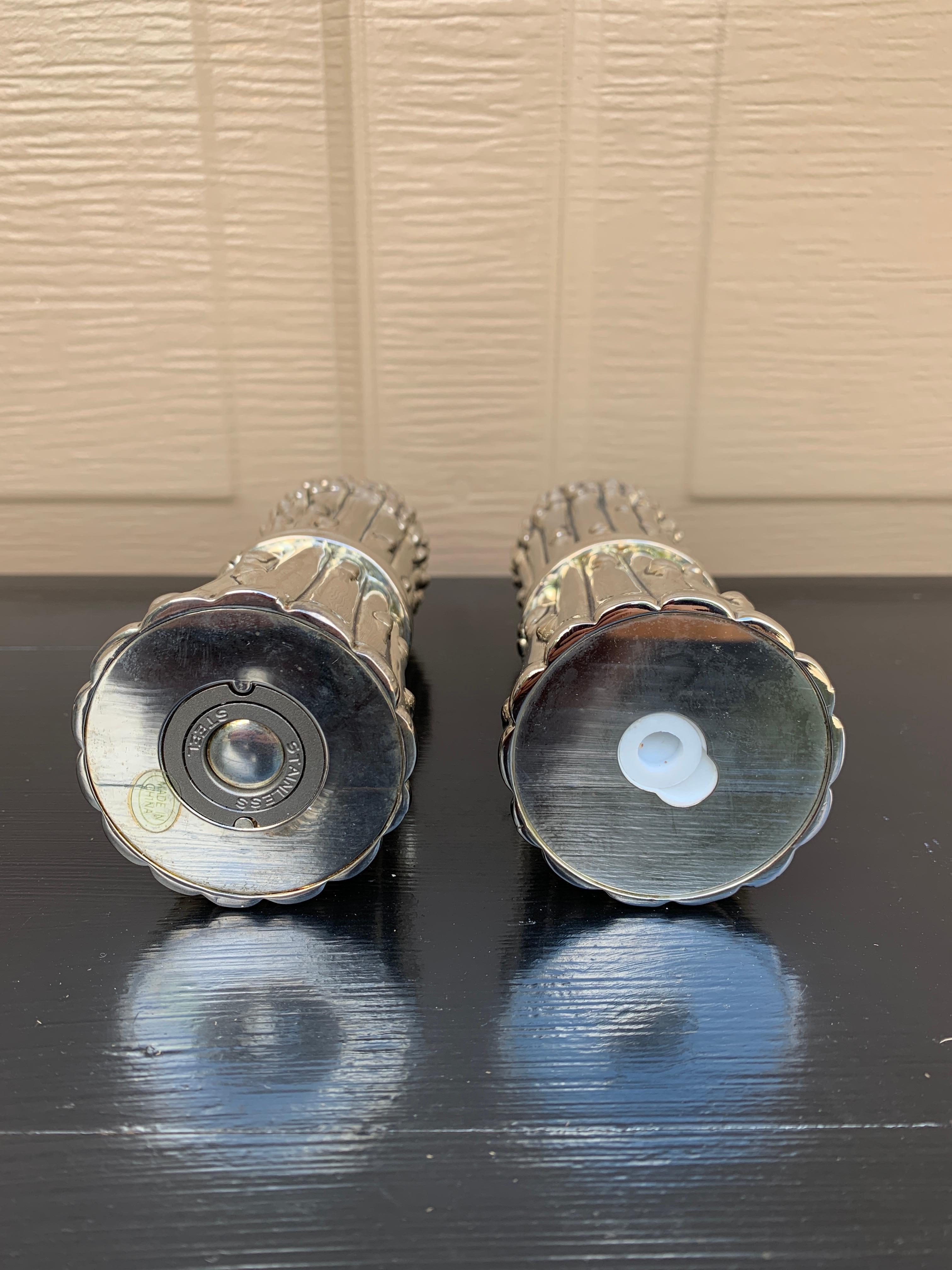 Argent A Silver Godinger French Country Asparagus Salt Grinder and Pepper Shakers (moulin à sel et poivrières) en vente