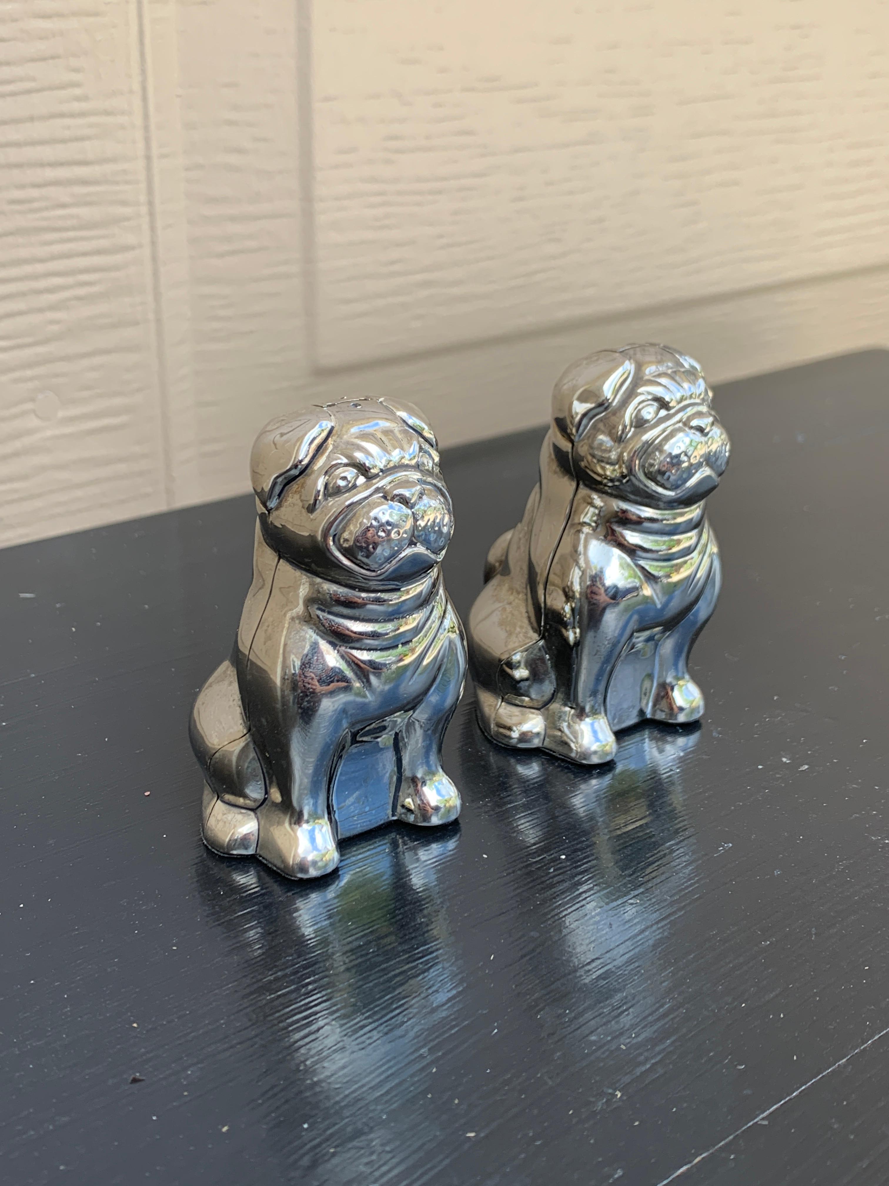 Américain Shakers à sel et poivre en argent Godinger Pug Dog en vente