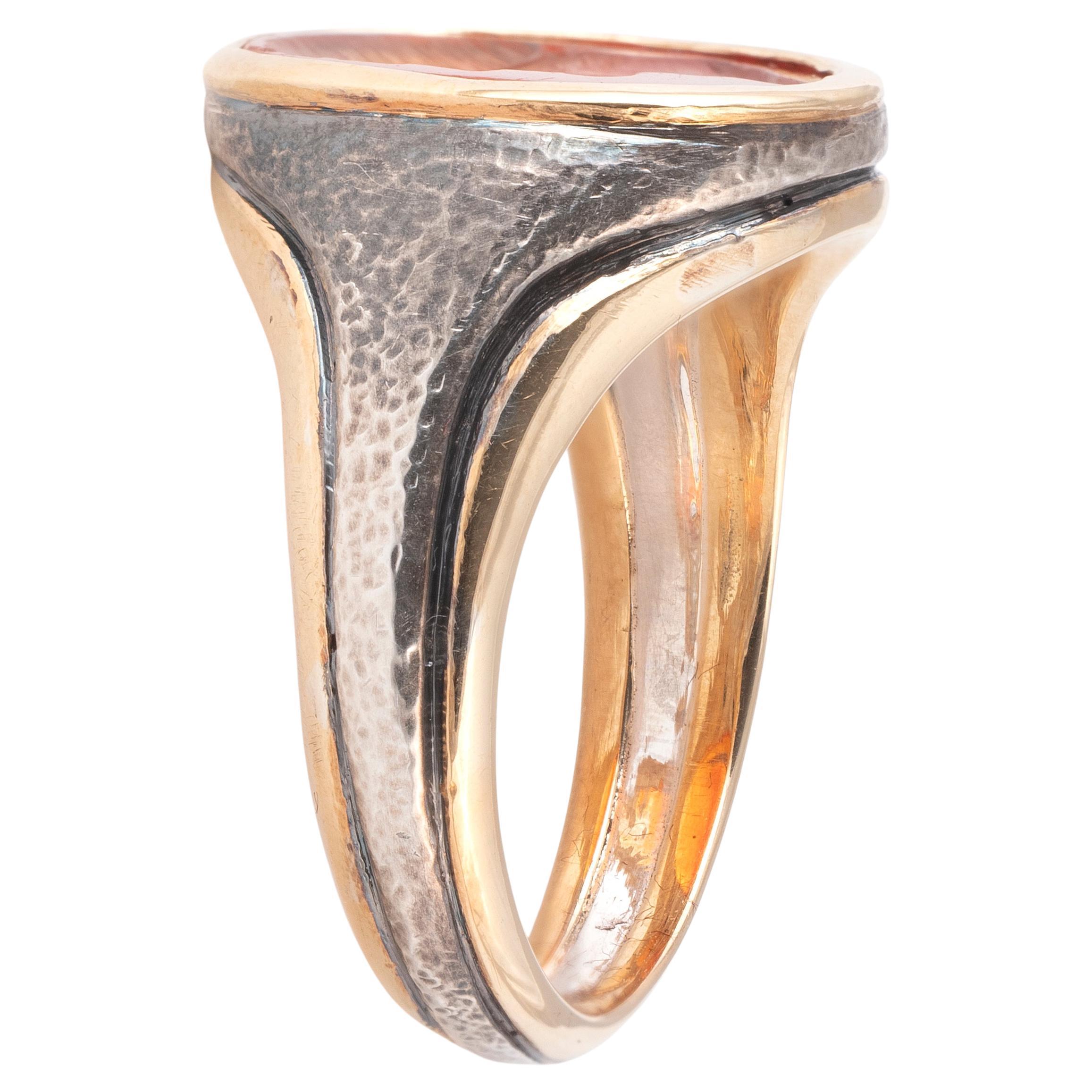 Grezzo Silver & Gold Carnelian Finger Ring Depicting Julius Caesar 18th Century in vendita