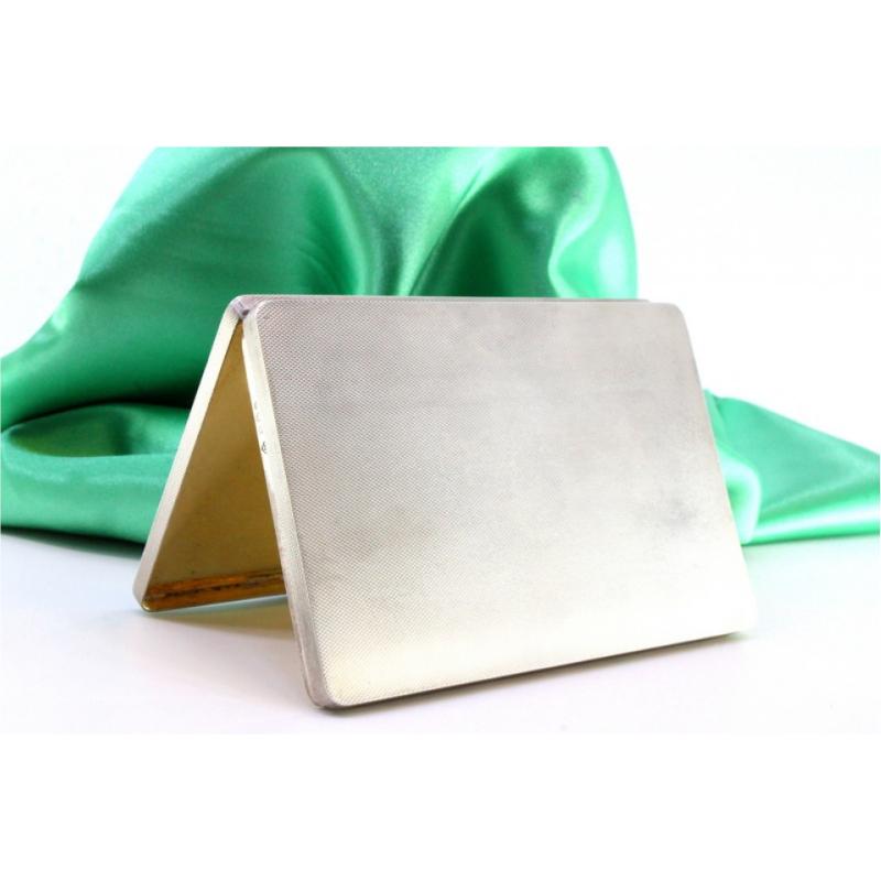 Silver-gold perforated case with gold interior and gilt clasp For Sale 1