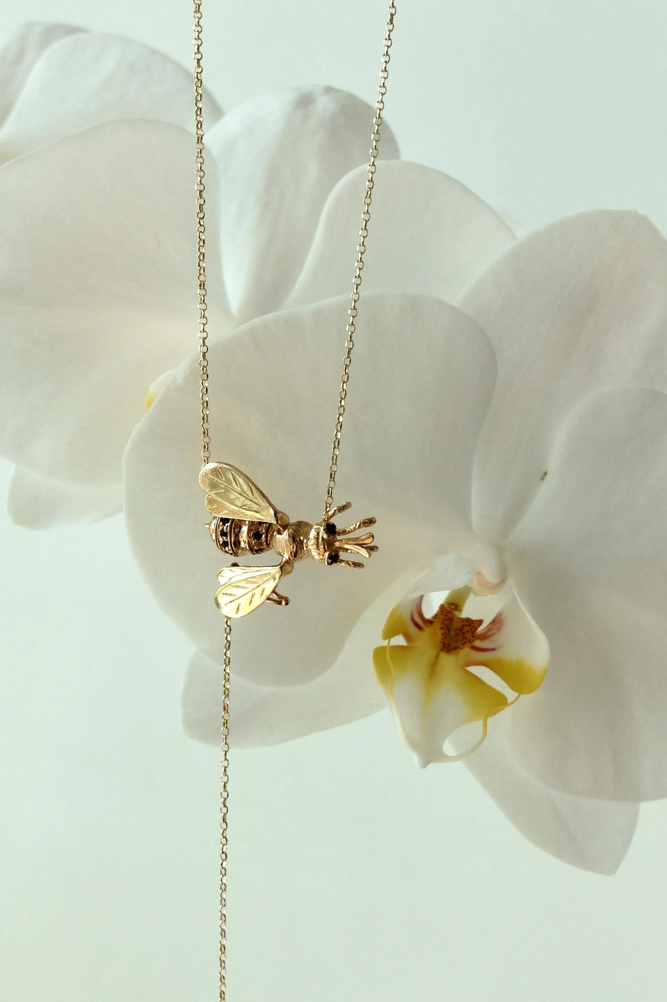 Silver gold plated bee necklace In New Condition In Capri, IT