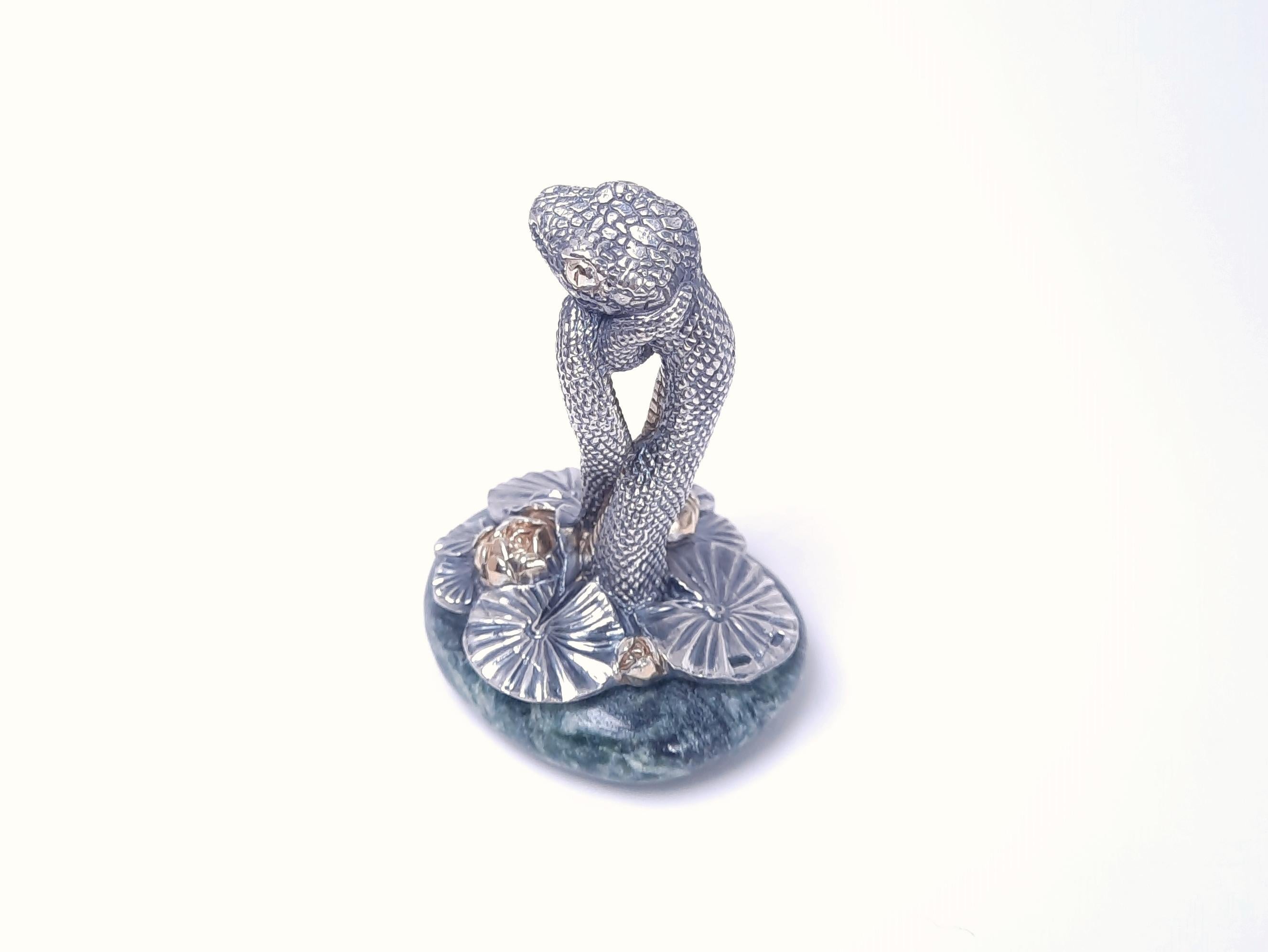 Miniatura del serpente Lotus in argento placcato oro di MOISEIKIN In condizioni Nuovo in vendita a Hong Kong, HK