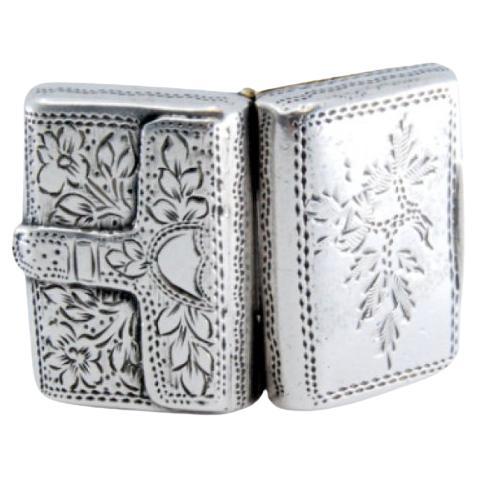 Silver-gold suitcase-shaped vinaigrette with engraved lid, George IV period