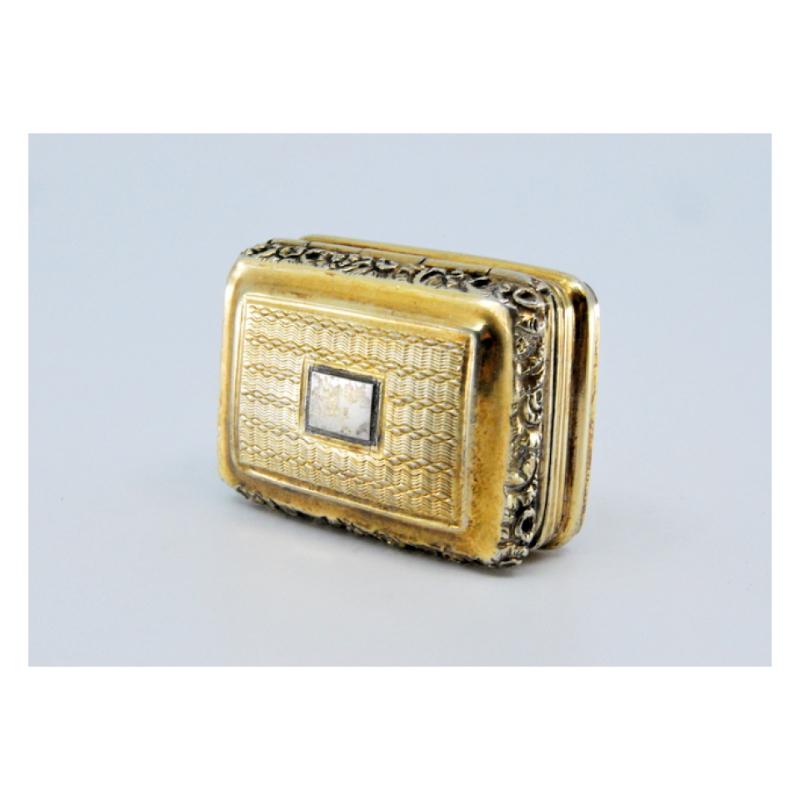 19th Century Silver & gold vinaigrette box w/ friezes & reliefs from the George IV period For Sale