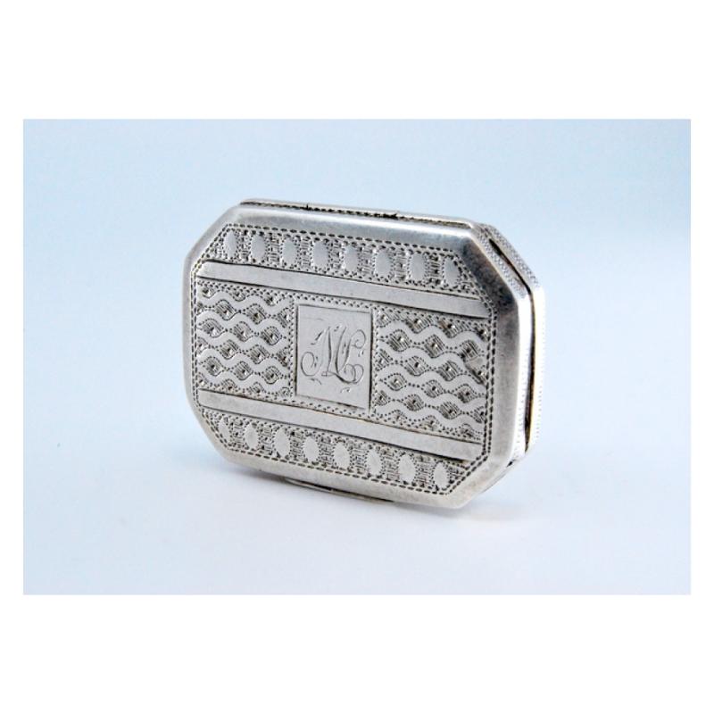 Silver & gold vinaigrette box w/ George III period engraving on the lid & casing (Europäisch) im Angebot