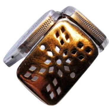 Silver-gold vinaigrette box with asymmetrical engraving, George III period