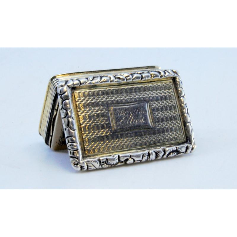 Silver-gold vinaigrette box with corded lid trim, George IV period For Sale 2