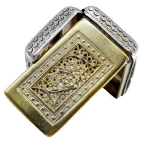 Silver-gold vinaigrette box with engraved lid, George III period