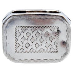 Silver-gold vinaigrette box with engraving and friezes, George III period