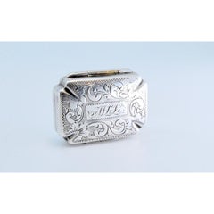 Silver-gold vinaigrette box with engraving on both sides, George III period