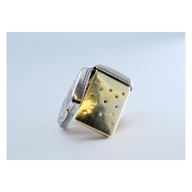 19th Century Silver-gold vinaigrette box with engraving on both sides, George III period For Sale