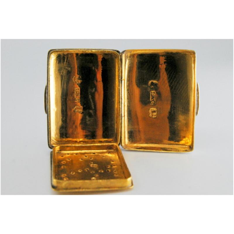 Silver-gold vinaigrette box with engraving on both sides, George III period (19. Jahrhundert) im Angebot
