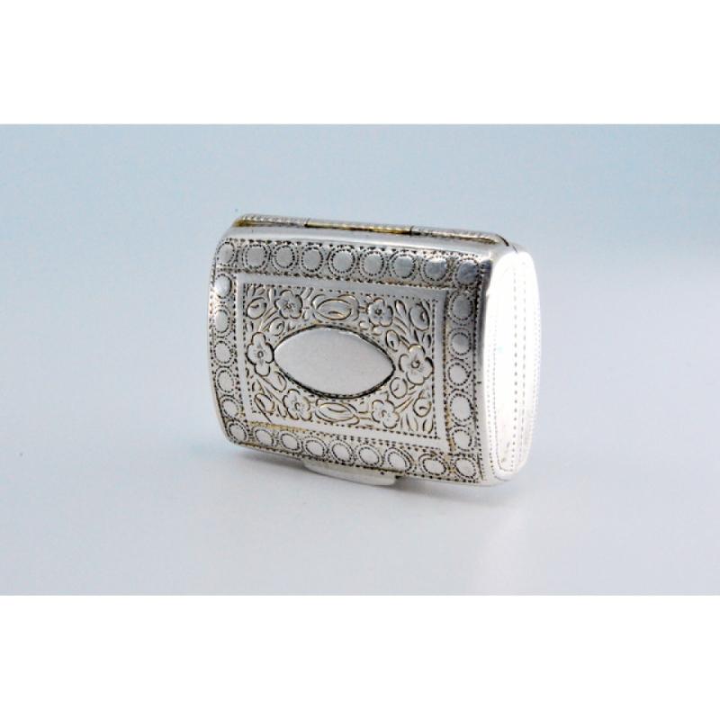 Silver-gold vinaigrette box with engraving on both sides, George III period im Angebot 1