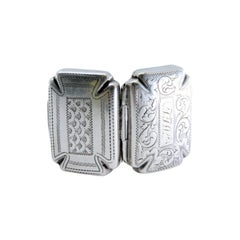 Silver-gold vinaigrette box with engraving on both sides, George III period