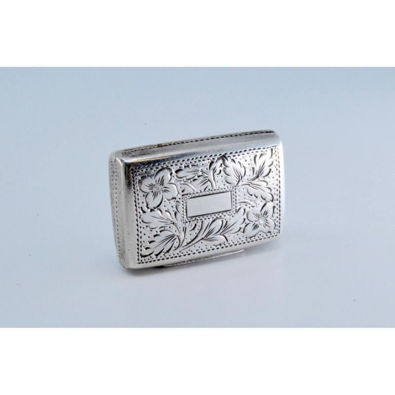 Silver-gold vinaigrette box with engraving on both sides, George IV period For Sale 5