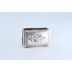 Silver-gold vinaigrette box with engraving on both sides, George IV period
