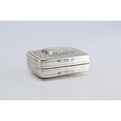 Boîte à vinaigrette en argent et en or avec gravure sur les deux faces, période George IV