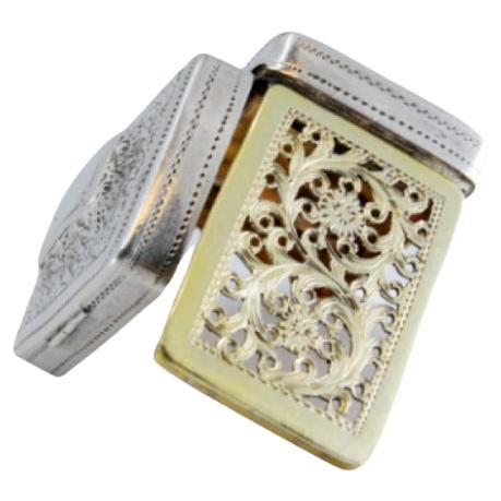Silver-gold vinaigrette box with engraving on both sides, George IV period