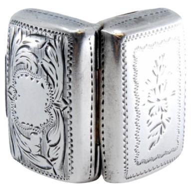 Silver-gold vinaigrette box with engraving, Victorian period