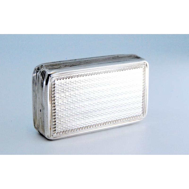 Silver-gold vinaigrette box with friezes and raised lid, George IV period im Zustand „Gut“ im Angebot in Porto, PT