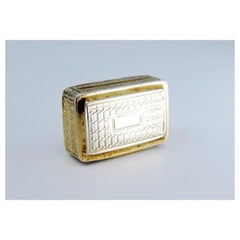 Silver-gold vinaigrette box with lid and casing engraving, George IV period