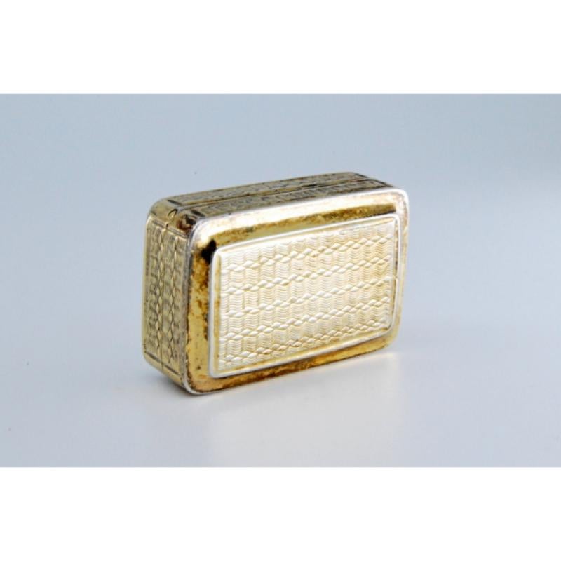 Silver-gold vinaigrette box with lid and casing engraving, George IV period In Good Condition For Sale In Porto, PT