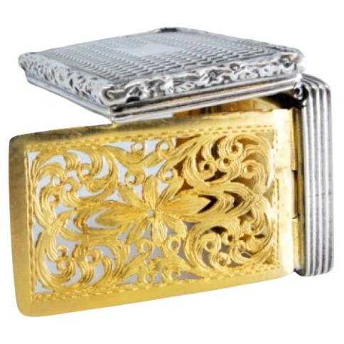 Silver-gold vinaigrette box with lid friezes, William IV period