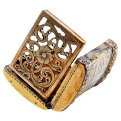 Silver-gold vinaigrette with engraved lid, George III period