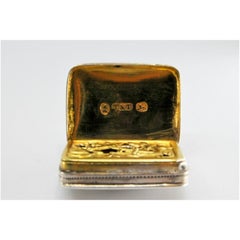 Silber-Gold-Vinaigrette mit Deckelgravur und Bordürenfries, George III