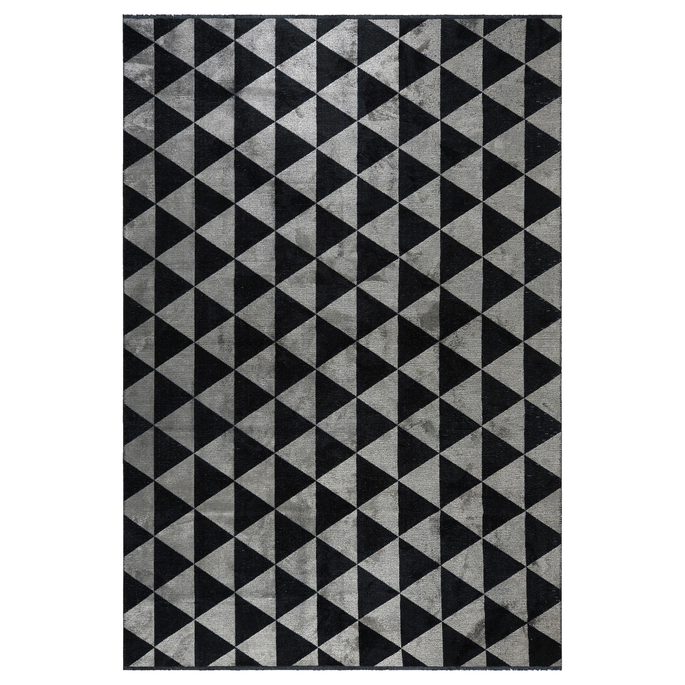 Silver Gray and Black Triangle Diamond Geometric Pattern Rug with Shine For Sale