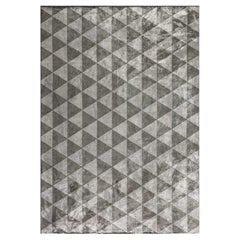 Silberner, grauer und khakibrauner dreieckiger Diamant-Teppich mit geometrischem Muster mit Glanz