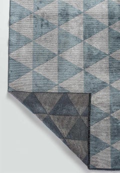Tapis gris argenté, bleu clair et triangle à motif géométrique en forme de diamant avec brillance