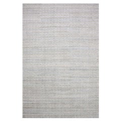 Alfombra sobredimensionada de seda y lana gris plateada anudada a mano de diseño moderno tono sobre tono