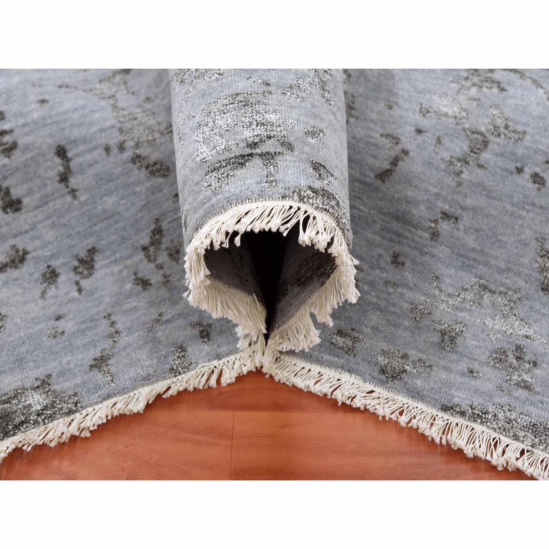XXI secolo e contemporaneo Silver Gray Tappeto Persiano Tabriz Design Rugs in Lana e Seta annodato a mano 8'10