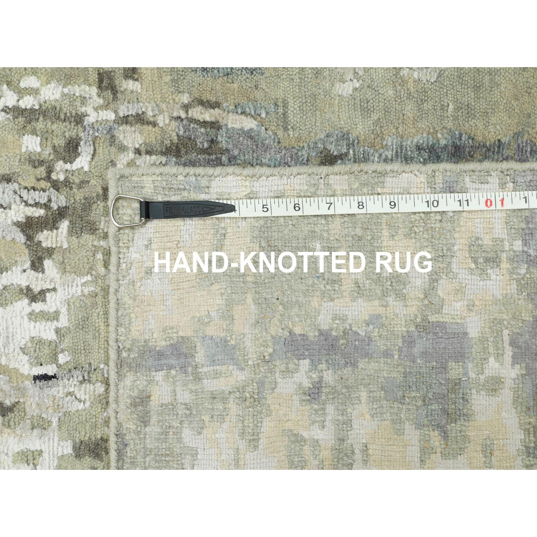 Moderner handgeknüpfter Teppich aus Wolle und Seide in Silbergrau mit abstraktem Design 2'8