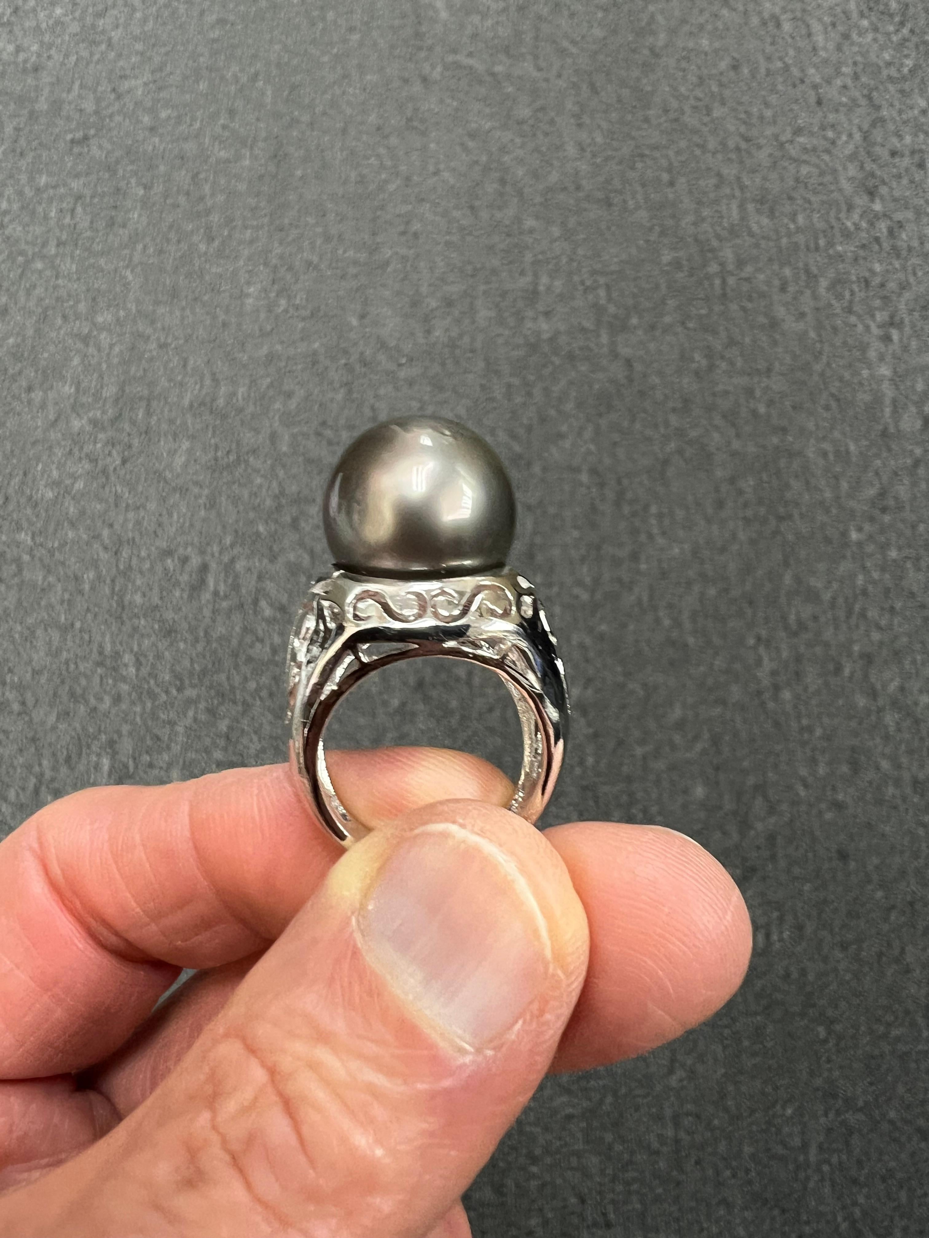 Anello con perla tahitiana grigio argento da 15,75 mm in oro bianco in vendita 7