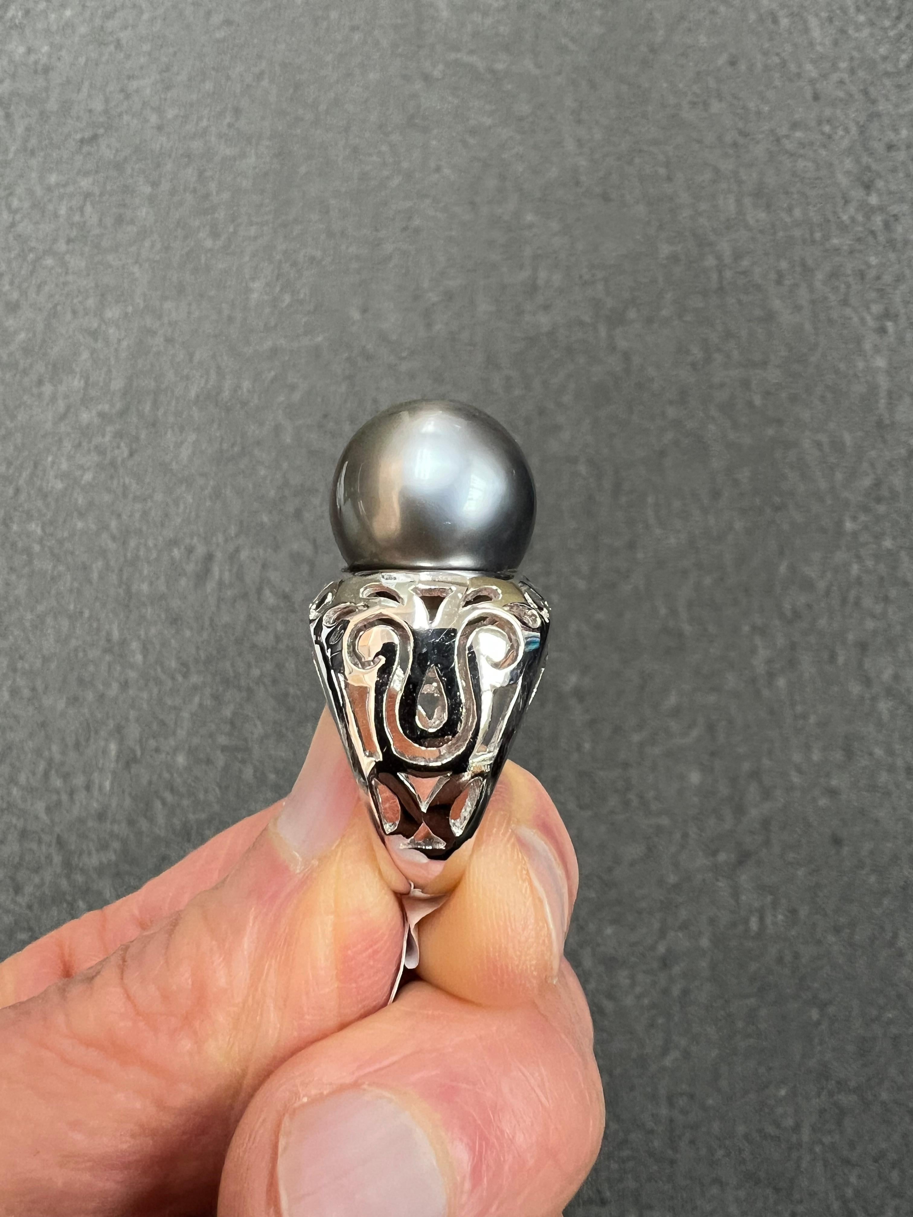 Anello con perla tahitiana grigio argento da 15,75 mm in oro bianco in vendita 8