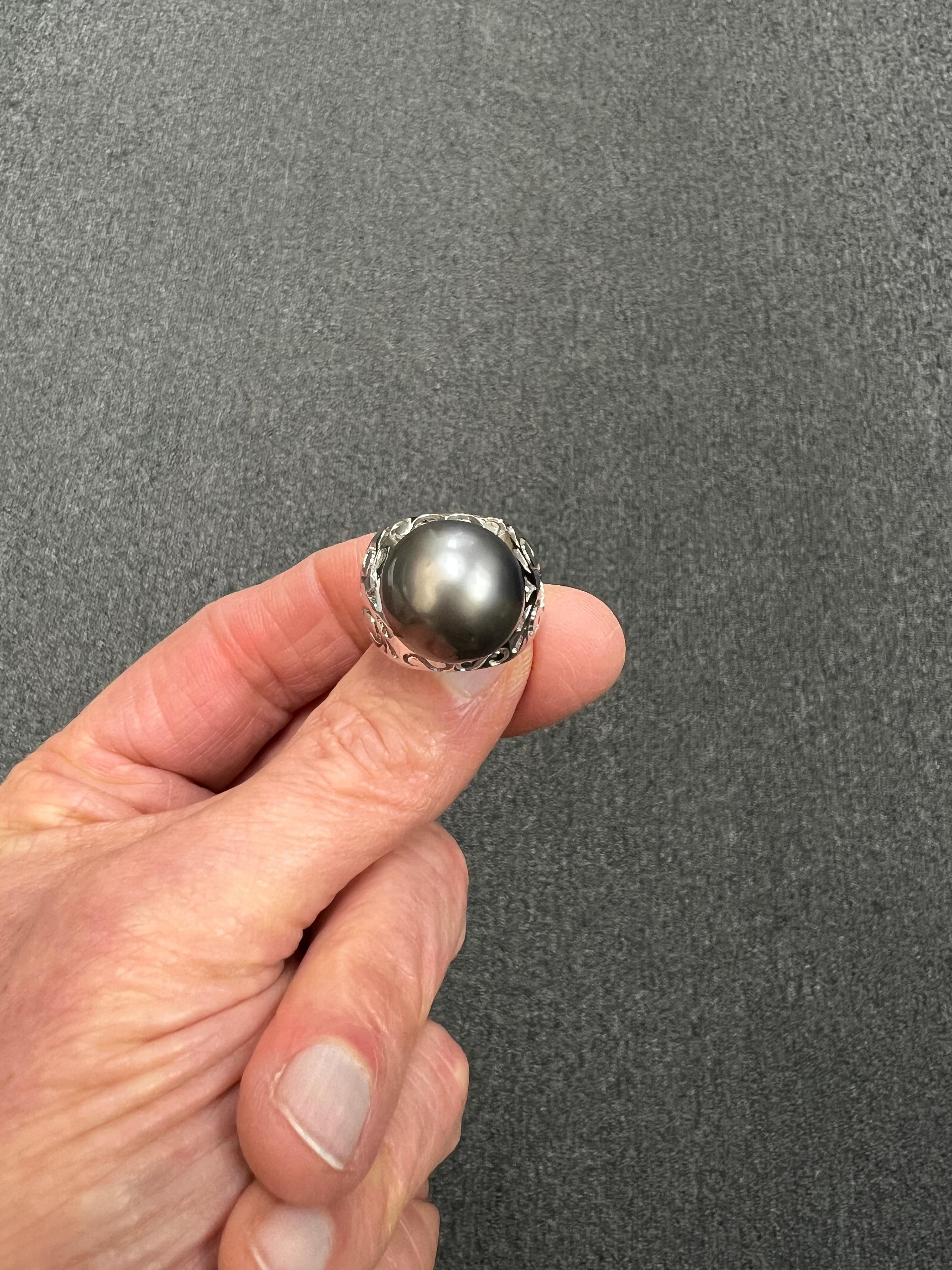 Anello con perla tahitiana grigio argento da 15,75 mm in oro bianco in vendita 10