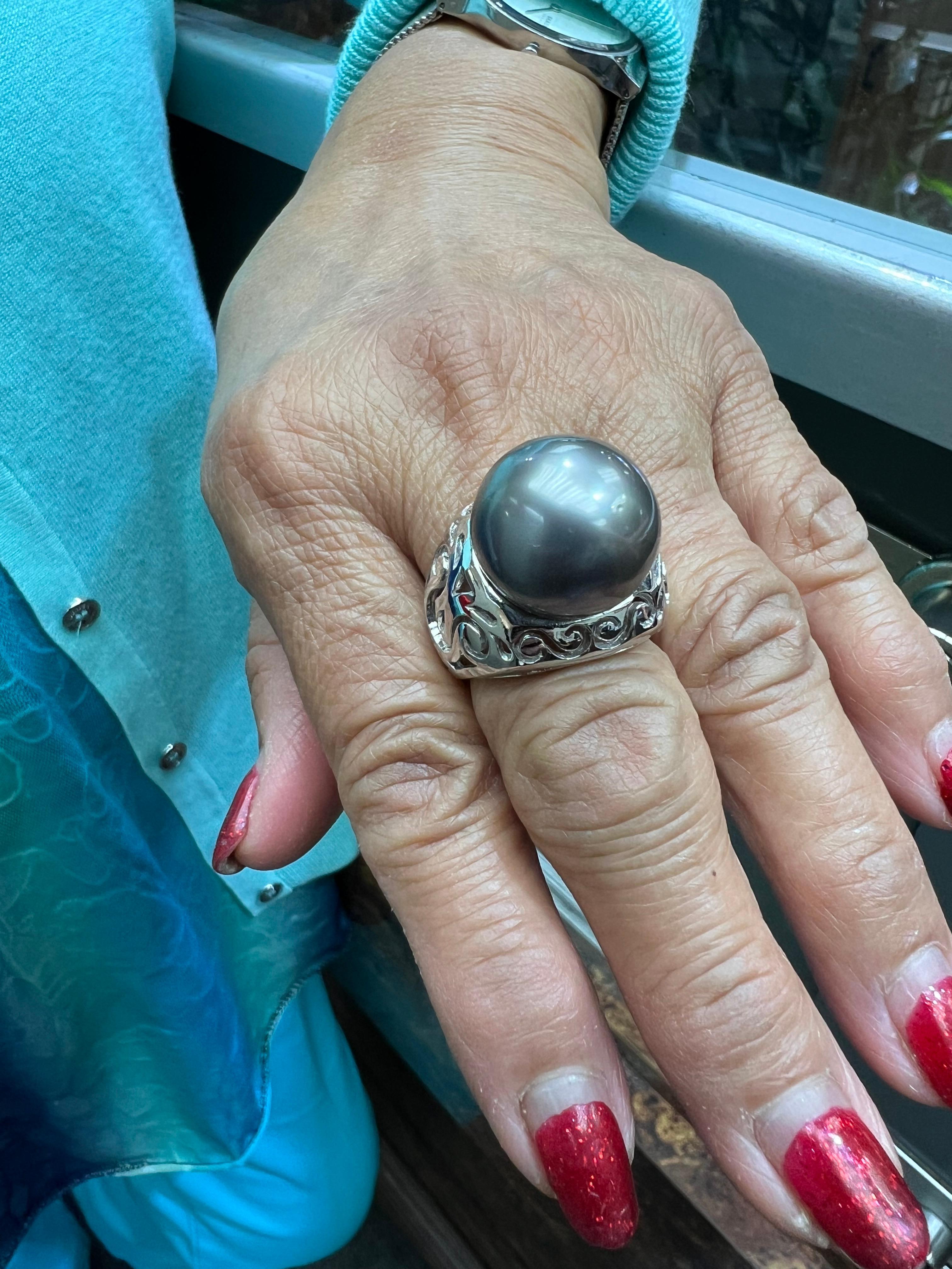 Contemporaneo Anello con perla tahitiana grigio argento da 15,75 mm in oro bianco in vendita