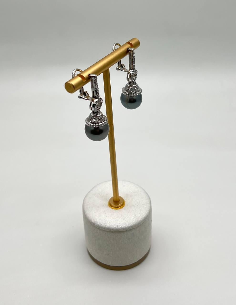 Silver Grey Black Tahitian Pearl Diamond 14K White Gold Drop Earrings In New Condition For Sale In Oakton, VA