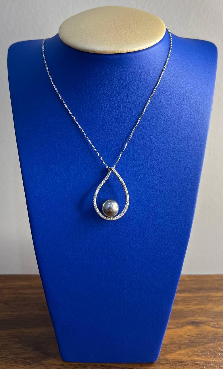 Collana con ciondolo a forma di perla di Tahiti in argento grigio nero e diamante in oro bianco 14 carati in vendita 4