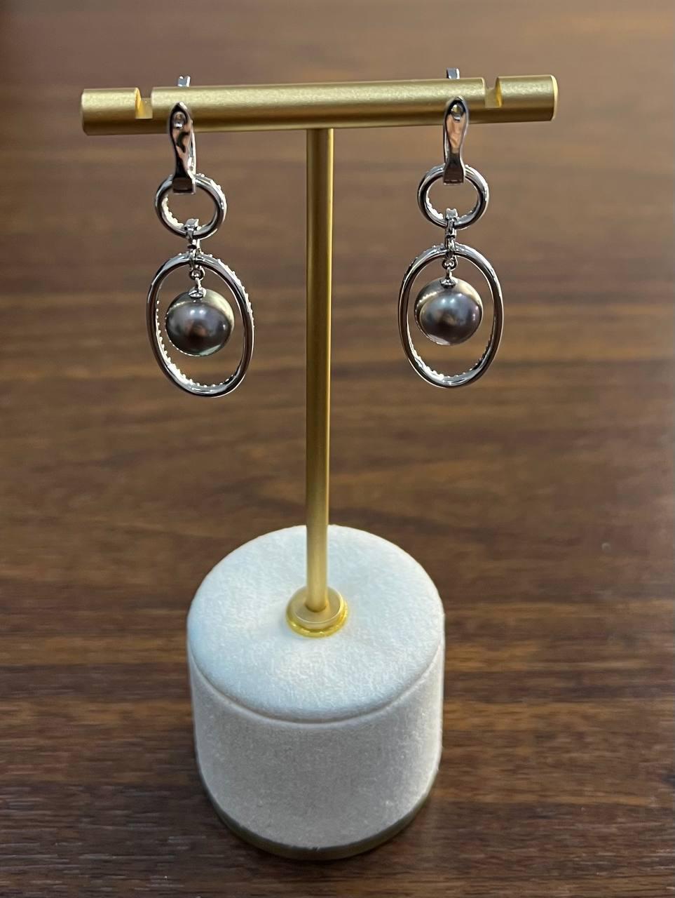 Silver Grey Black Tahitian Pearl Diamonds 14K White Gold Drop Dangle Earrings For Sale 4