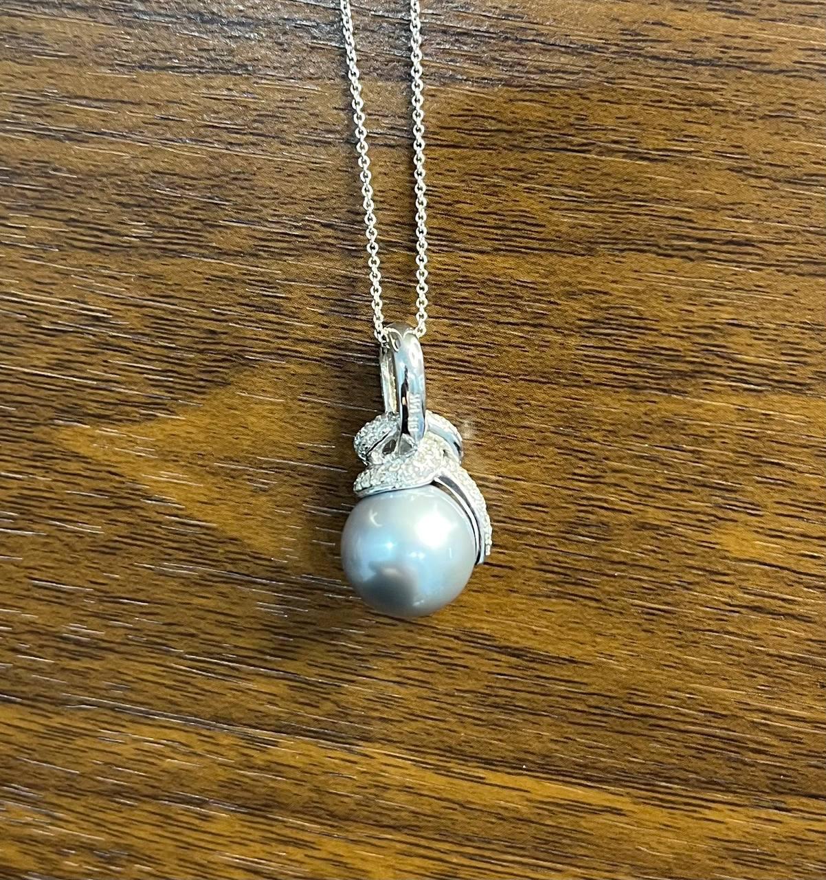 Silver Grey Black Tahitian Pearl Diamonds Halo 14K White Gold Pendant Necklace For Sale 2