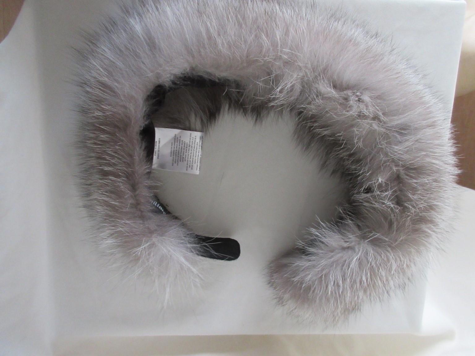 Silver Grey Fox Fur Headband In Excellent Condition For Sale In Amsterdam, NL