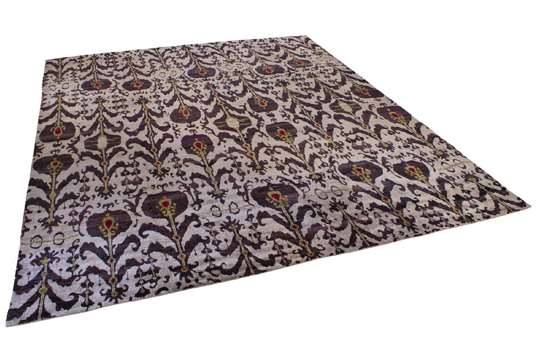 I maestri tessitori della collezione Rumi filano e annodano a mano i migliori resti di seta sari sostenibile per creare la rivoluzionaria collezione Rumi Silk. Questi straordinari motivi, realizzati con colori freschi, dettano una nuova estetica per